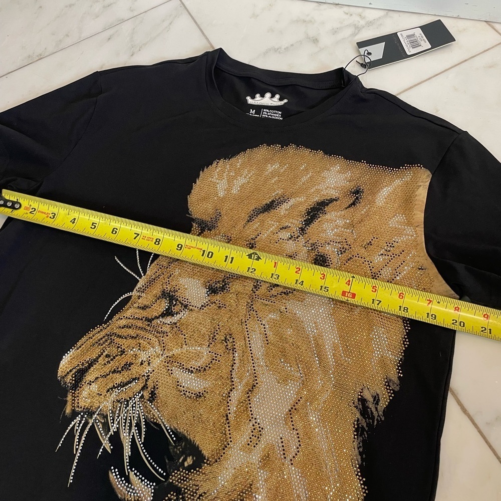 NEW Heads or Tails, men’s medium, black tee shirt with golden rhinestone lion - Picture 4 of 7